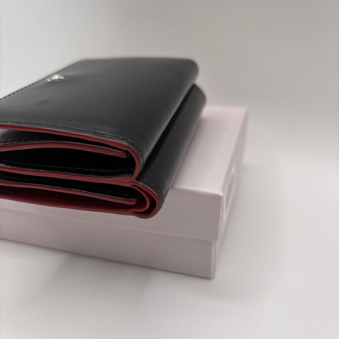 美品　vivienne westwood 三つ折り財布　ブラック　内側レッド