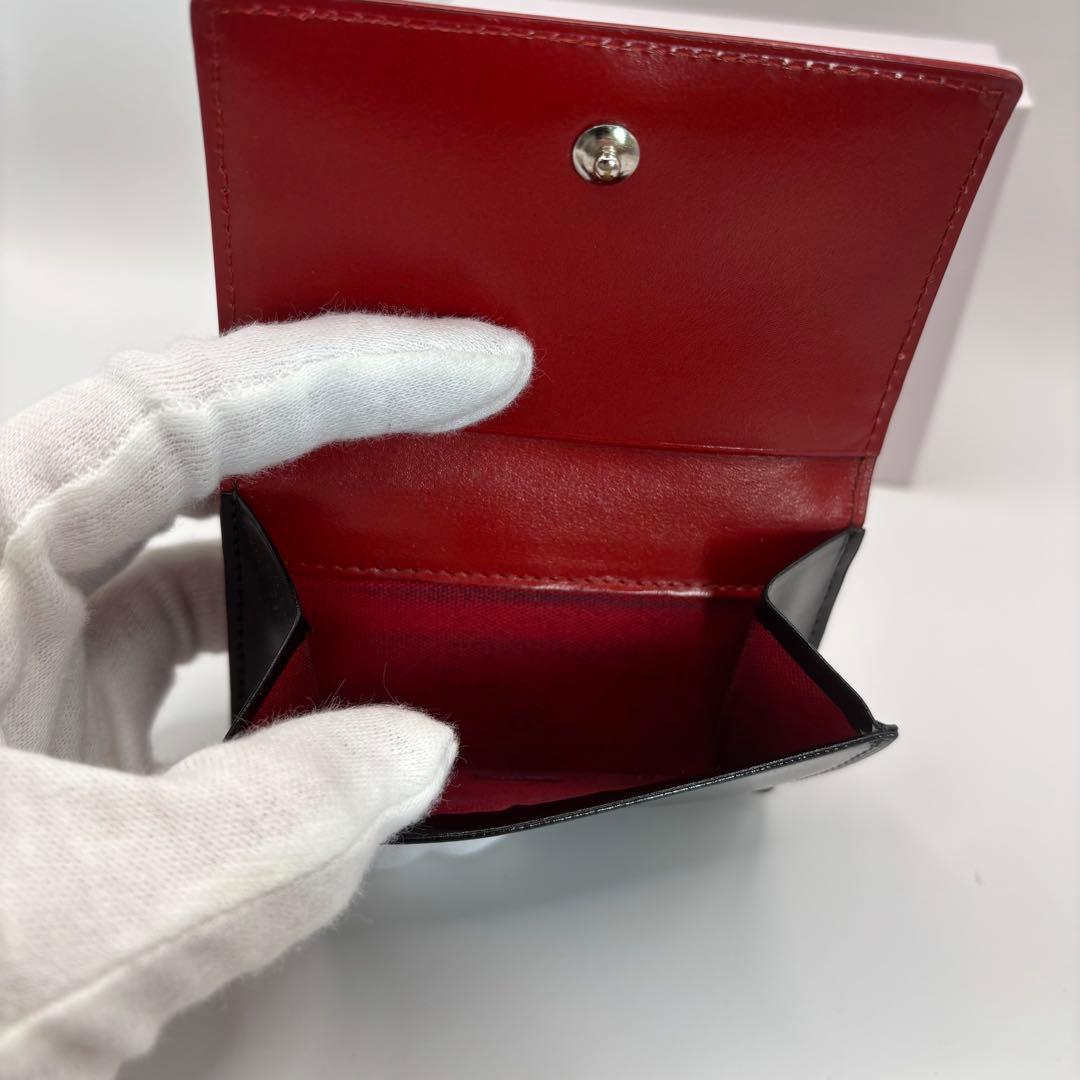 美品　vivienne westwood 三つ折り財布　ブラック　内側レッド