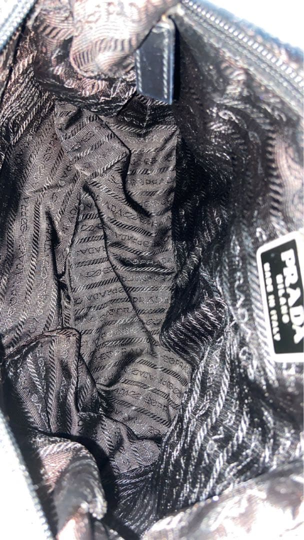 PRADA メッセンジャーバッグ　三角ロゴプレート　ナイロン　レザー　黒　大容量