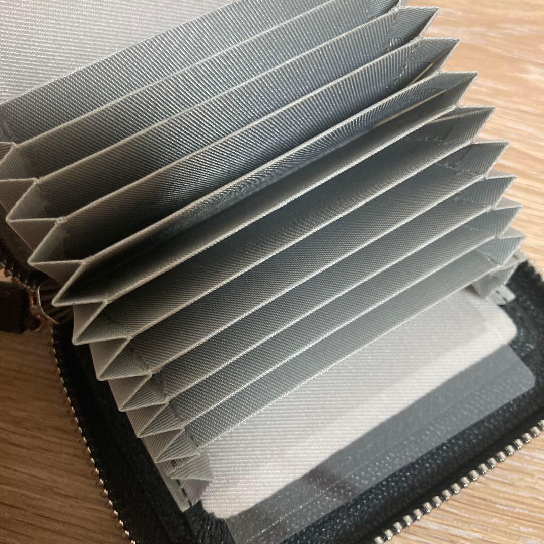 「PEZ×perche×ear」コラボジャバラ折り財布　黒　ペッツ