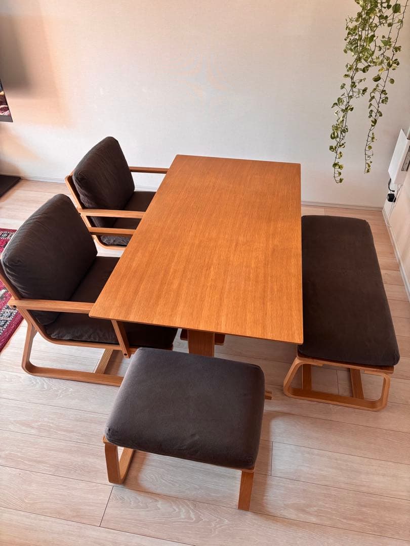 リビングでもダイニングでも使える　ダイニングテーブル3 オーク材　お引き取り可