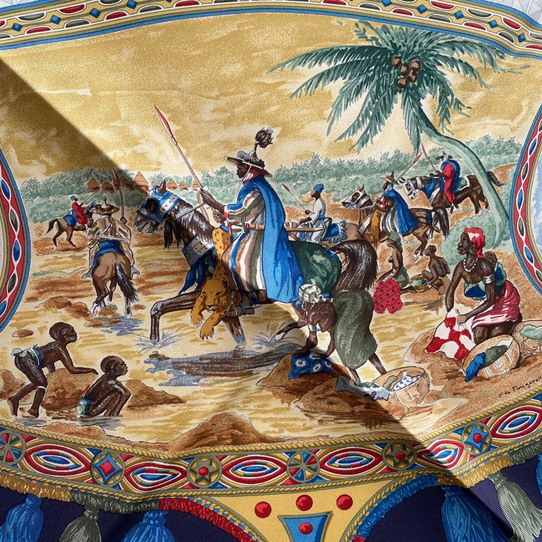 未使用新品　エルメス　HERMES スカーフ　部族柄