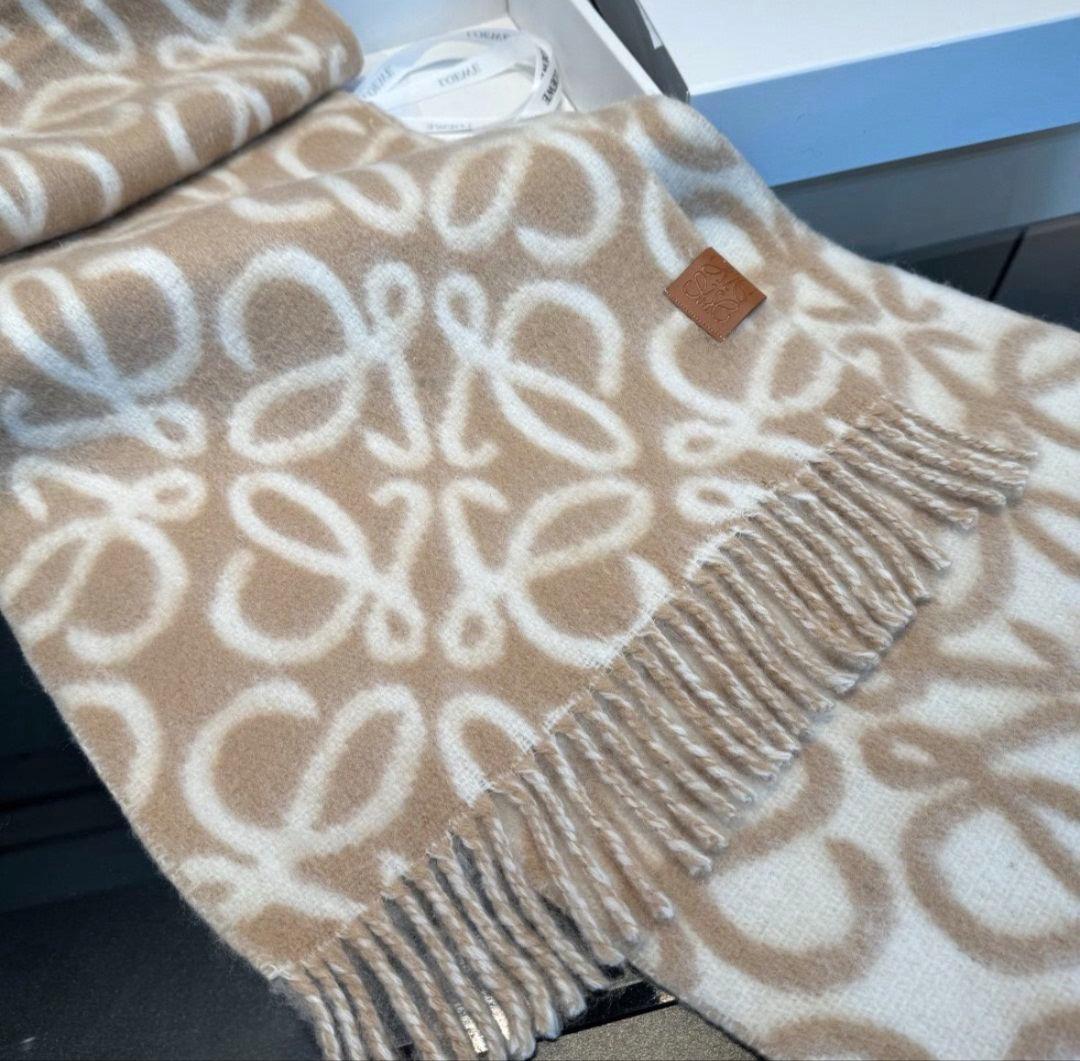 LOEWE アナグラム マフラー ベージュ