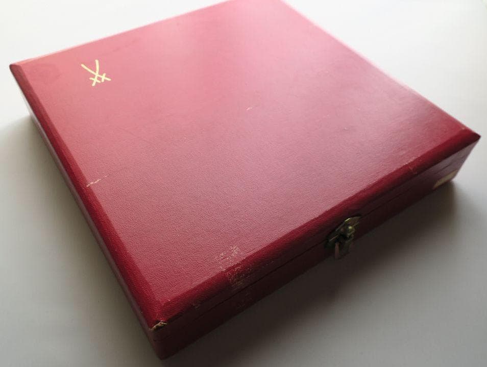 見る者の感性を刺激するマイセンの透かしプレート（18.5cm）