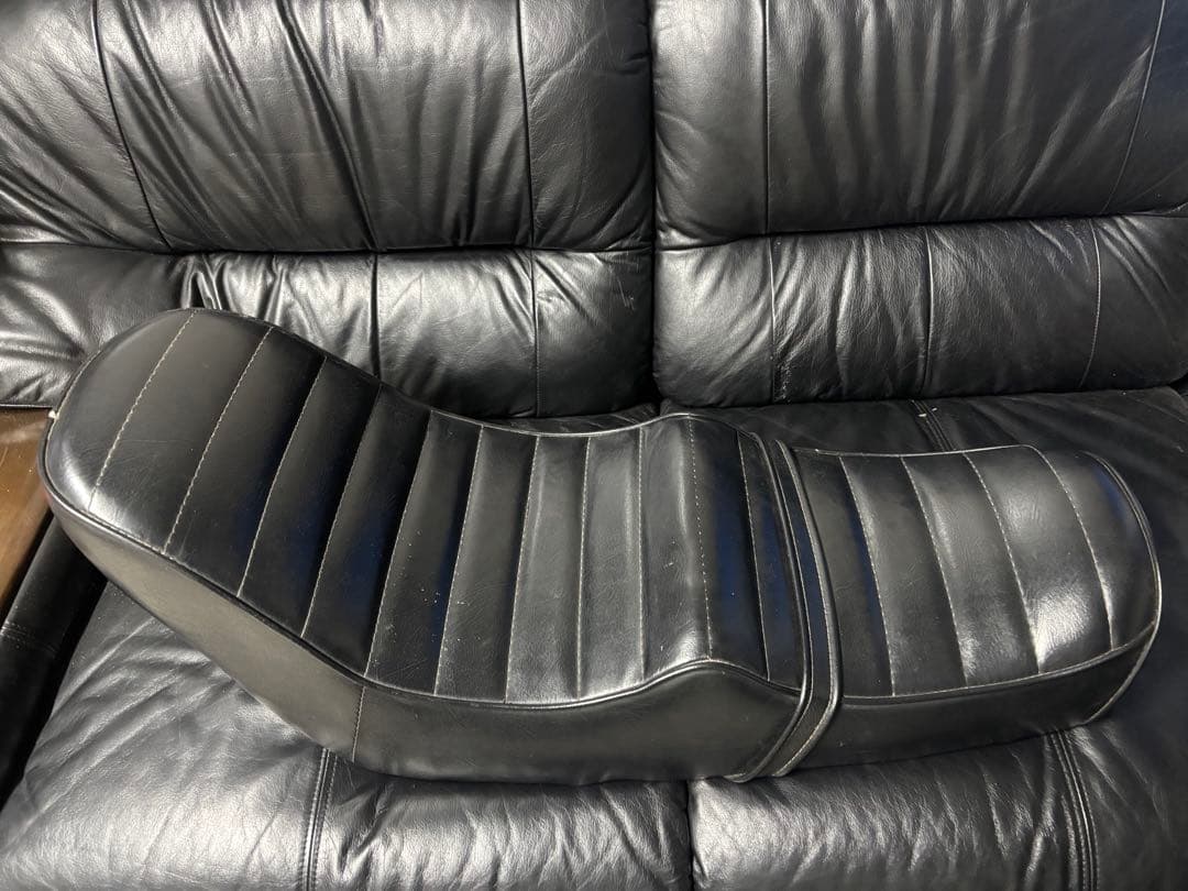 GS400シート チョビ三段