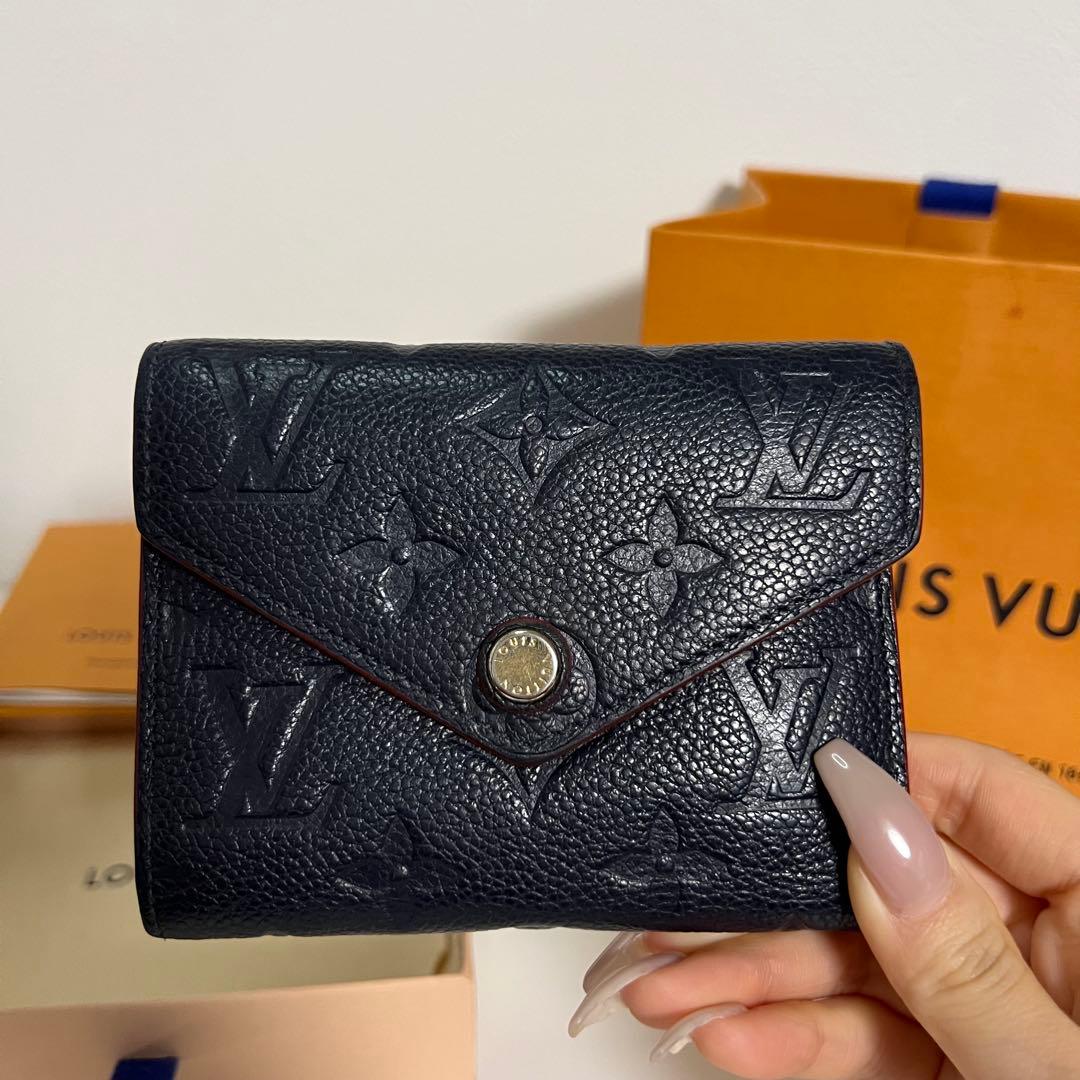 ルイヴィトン　ネイビー三つ折り財布　モノグラム　レディース