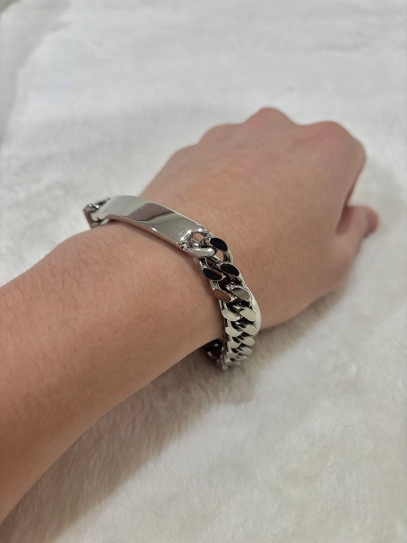 【新品未使用】Maison Margiela ロゴ カフ ブレスレット