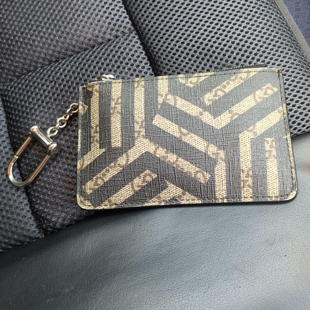 グッチ カレイド ケース GGスプリーム 総柄 チャーム グレー 黒美品