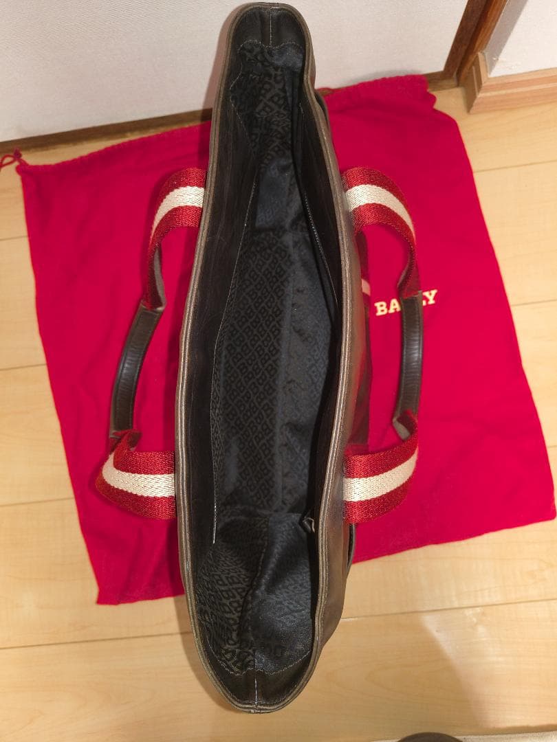 BALLYの定番トートバッグ　中古品　注！難あり
