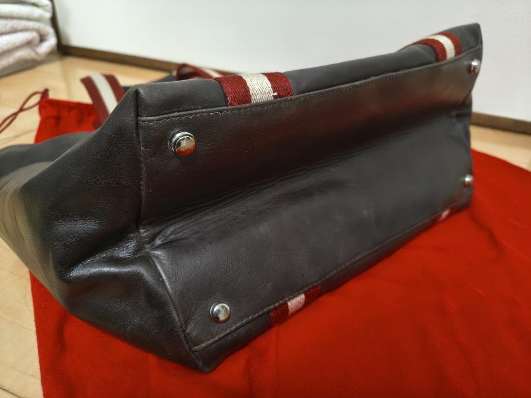 BALLYの定番トートバッグ　中古品　注！難あり