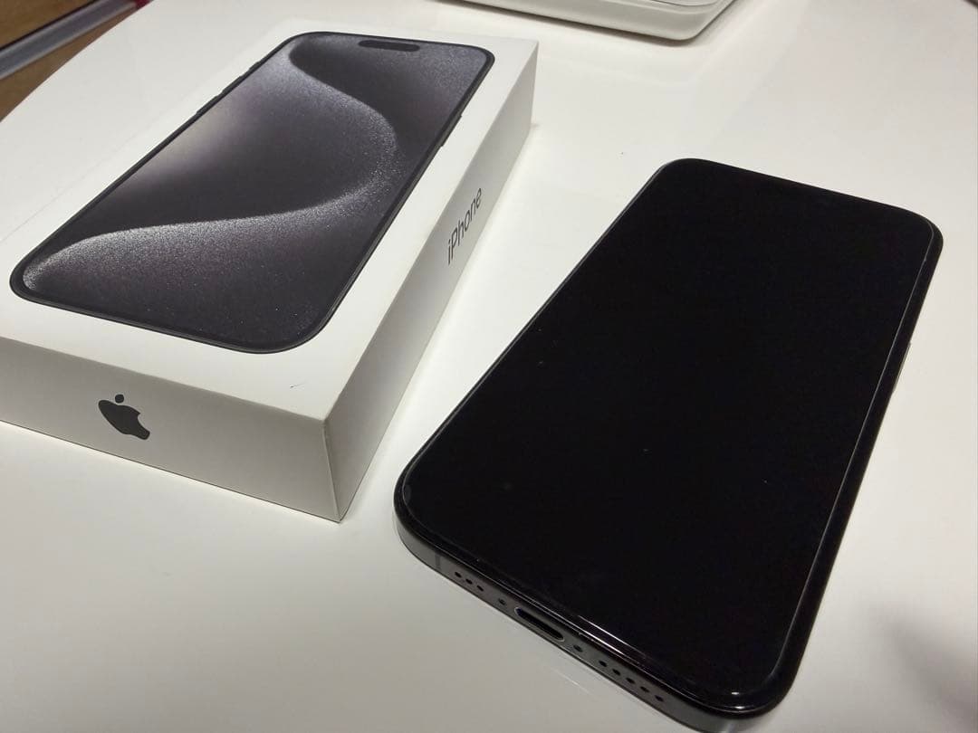 Apple iPhone 15pro ブラック 本体 箱付き