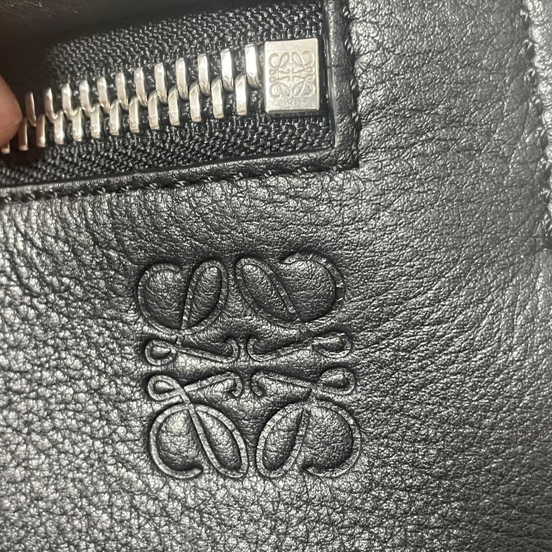 j*可様 古*け様 【定価20万相当】LOEWE ロエベ メッセンジャーバッグ