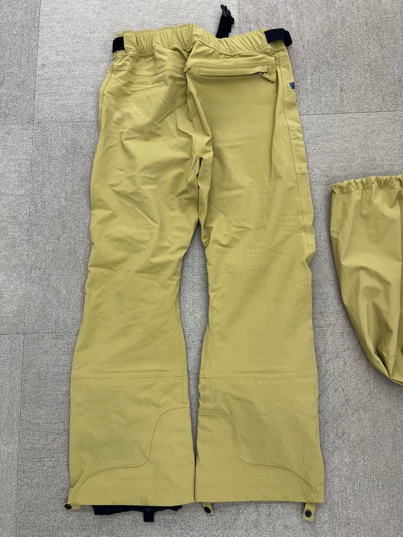 h.i.d スノーボードパンツ　Mサイズ