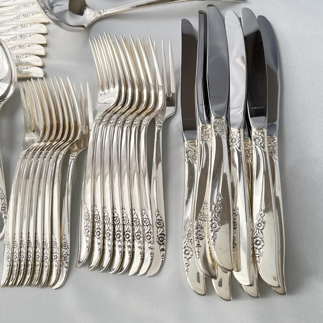 【ONEIDA 】LILAC TIME ディナーセット 8名用サーバー付き54本