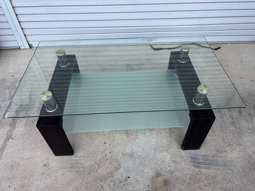 ガラスと木製のモダンテーブル 105cm x 60cm 高さ42cm