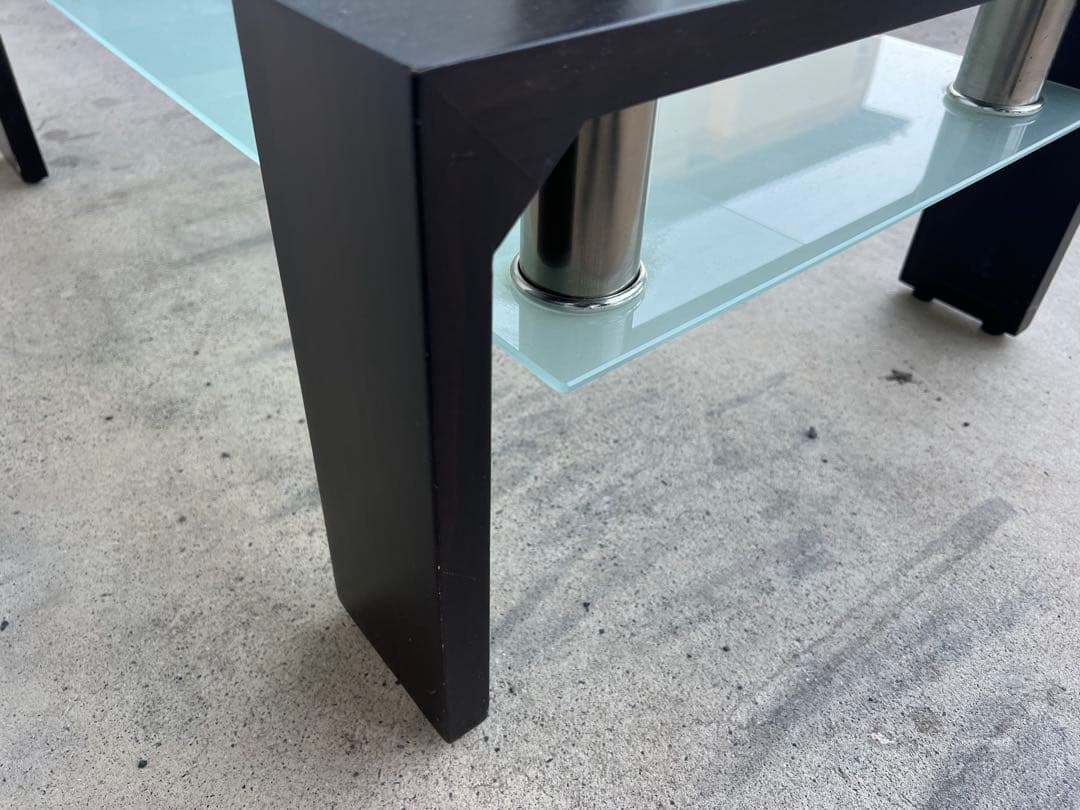ガラスと木製のモダンテーブル 105cm x 60cm 高さ42cm