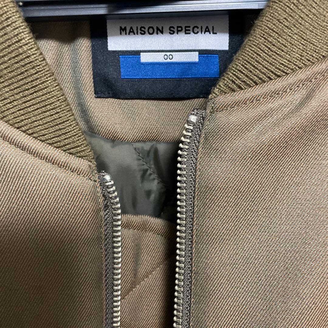 オリーブグリーン ボンバージャケット