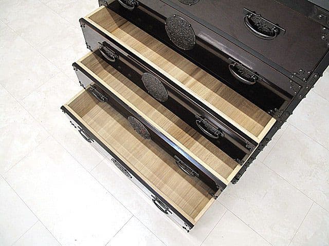 仙台箪笥 漆鏡面仕上げ 重厚手打ち金具　和家具　整理箪笥　和箪笥　伝統工芸