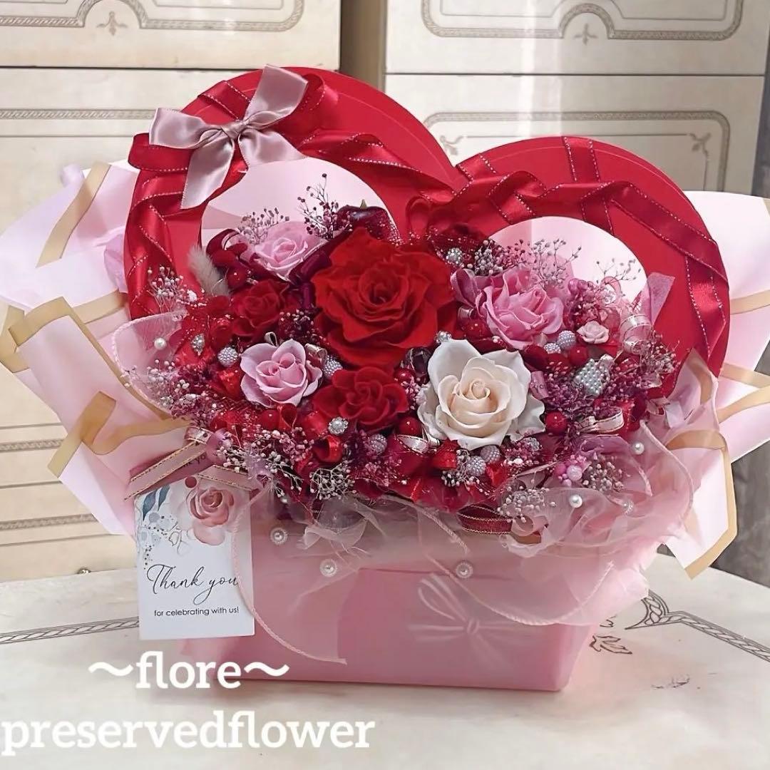 ✨豪華✨ハート型BOX✨可愛いバラミックスプリザーブドフラワーアレンジメント✨✨