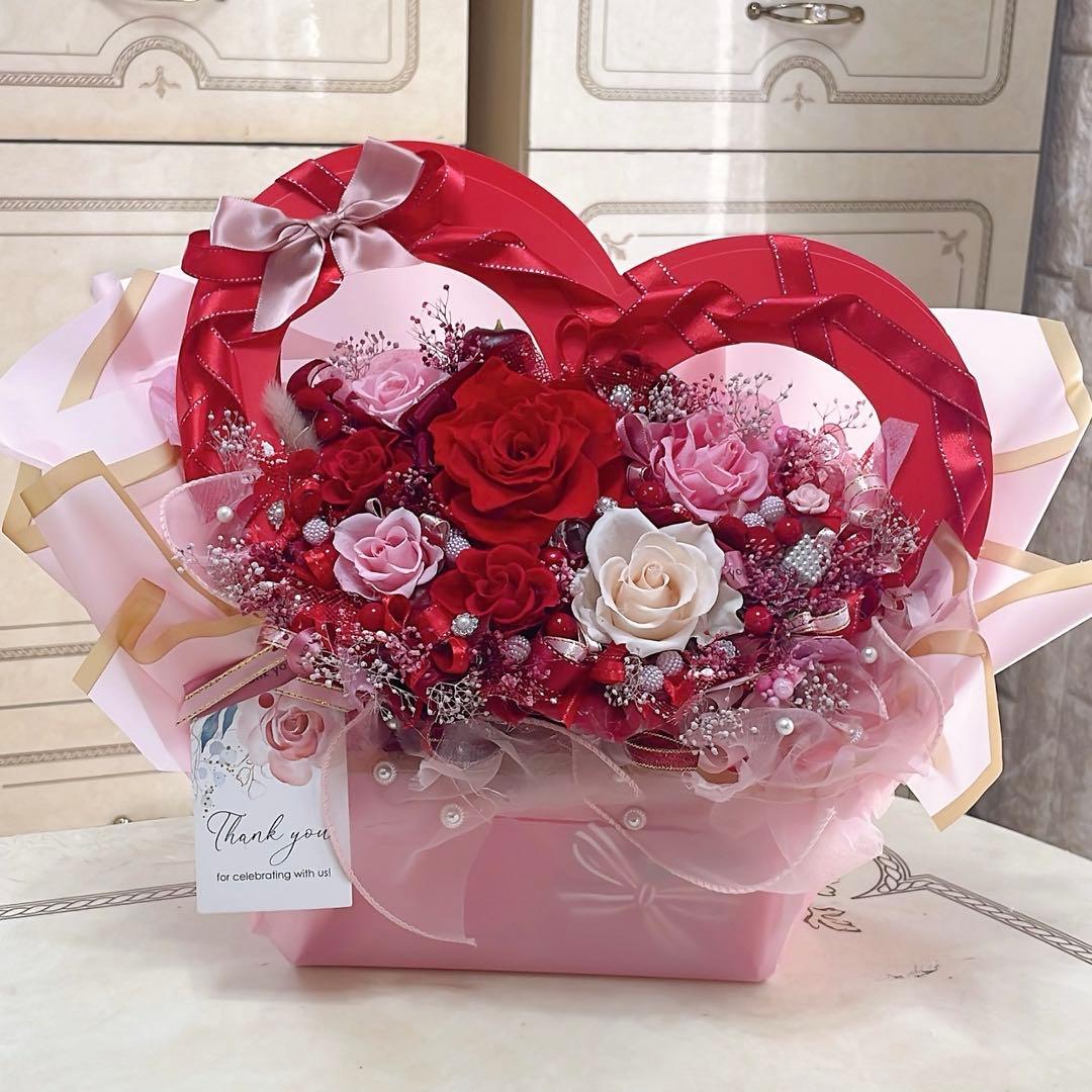 ✨豪華✨ハート型BOX✨可愛いバラミックスプリザーブドフラワーアレンジメント✨✨