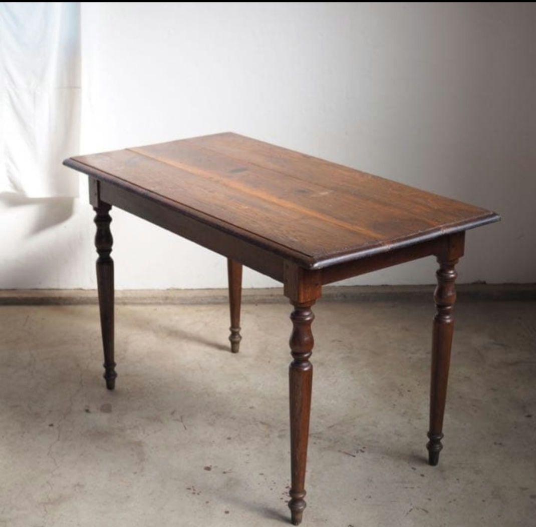 クラシック木製テーブル ブラウン