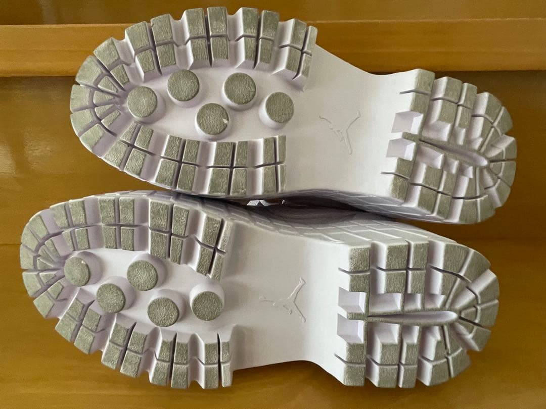 Nike ウィメンズエアジョーダン　1ブルックリン24cm