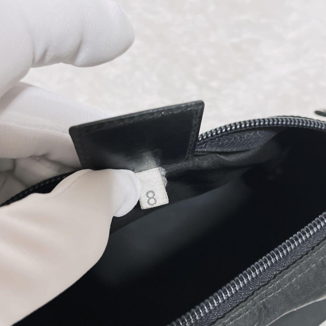 プラダ☆メイクポーチ 小物入れ マルチケース 化粧品入れ 三角ロゴ ブラック