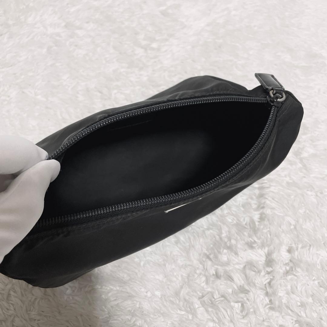 プラダ☆メイクポーチ 小物入れ マルチケース 化粧品入れ 三角ロゴ ブラック