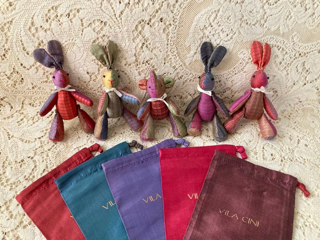最終価格　新品　タイ高級ブランドVILA CINI 絹うさぎ&象さん人形　巾着付