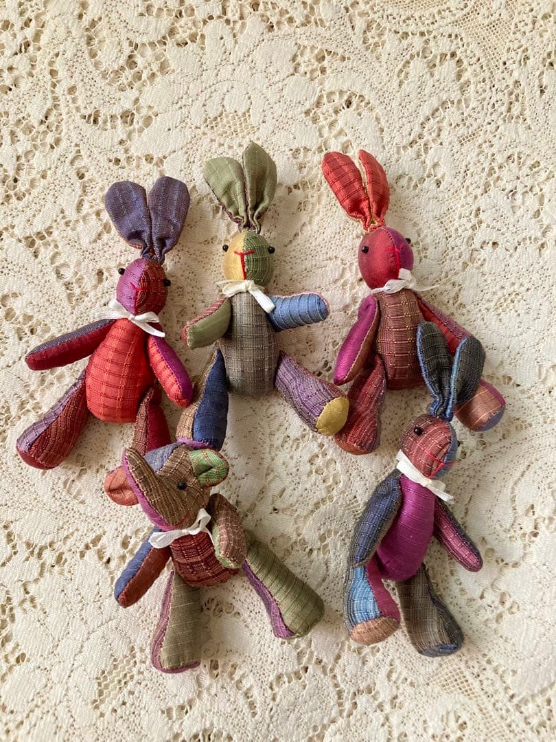 最終価格　新品　タイ高級ブランドVILA CINI 絹うさぎ&象さん人形　巾着付