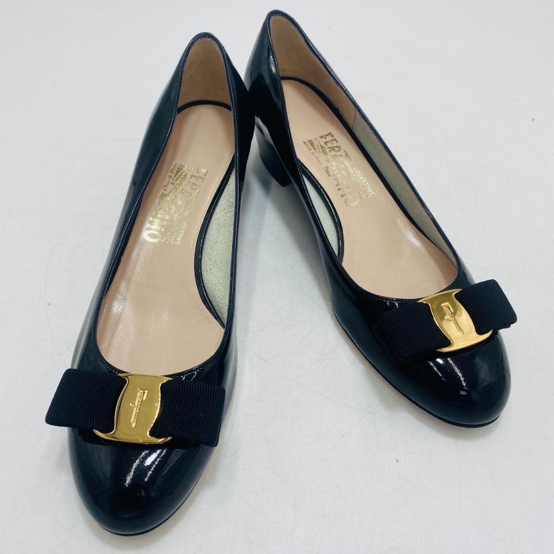 未使用級 サルヴァトーレフェラガモ　ヴァラリボンパンプス　エナメル　7　黒