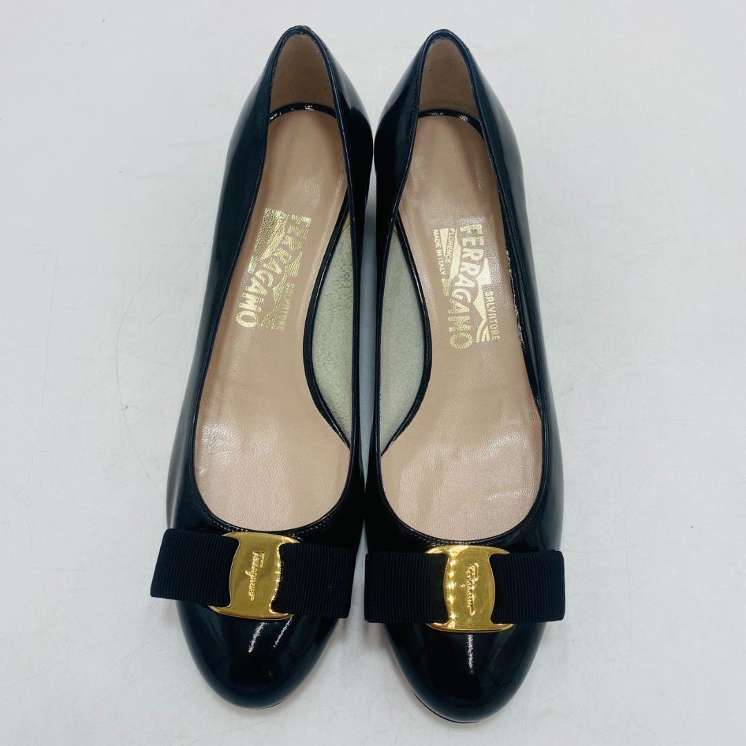 未使用級 サルヴァトーレフェラガモ　ヴァラリボンパンプス　エナメル　7　黒