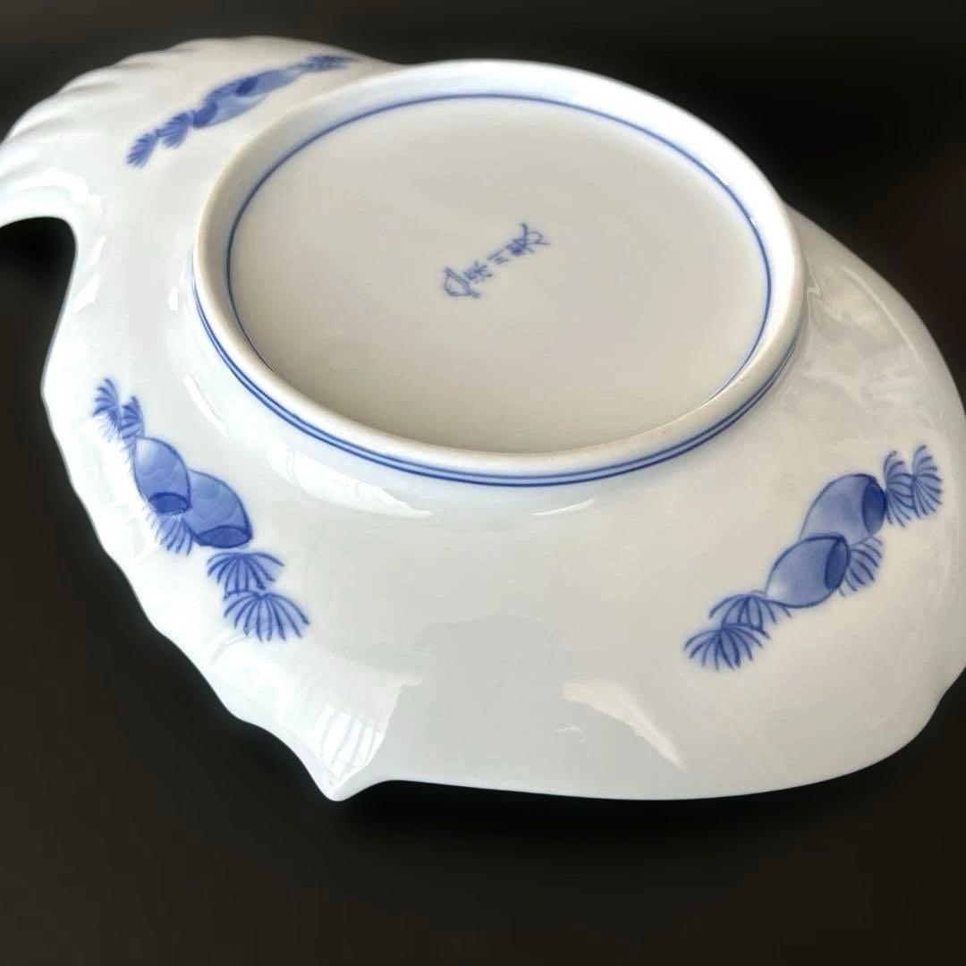 深川製磁　染付菊絵　魚型皿