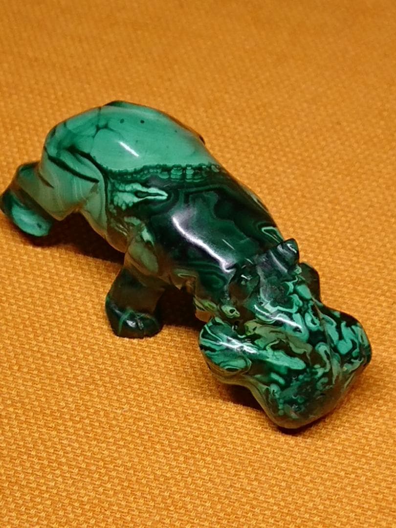 カバ　彫刻　古玩　天然石　孔雀石　置物　インテリア　工芸品　美術品　A1145