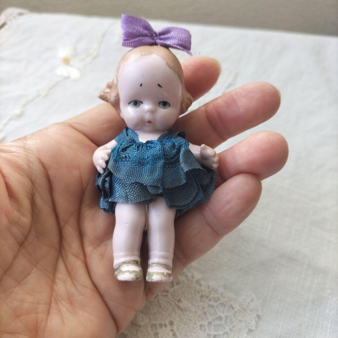ドイツ　アンティーク　HERTWIG ビスクドール　リボンの女の子　8.5cm