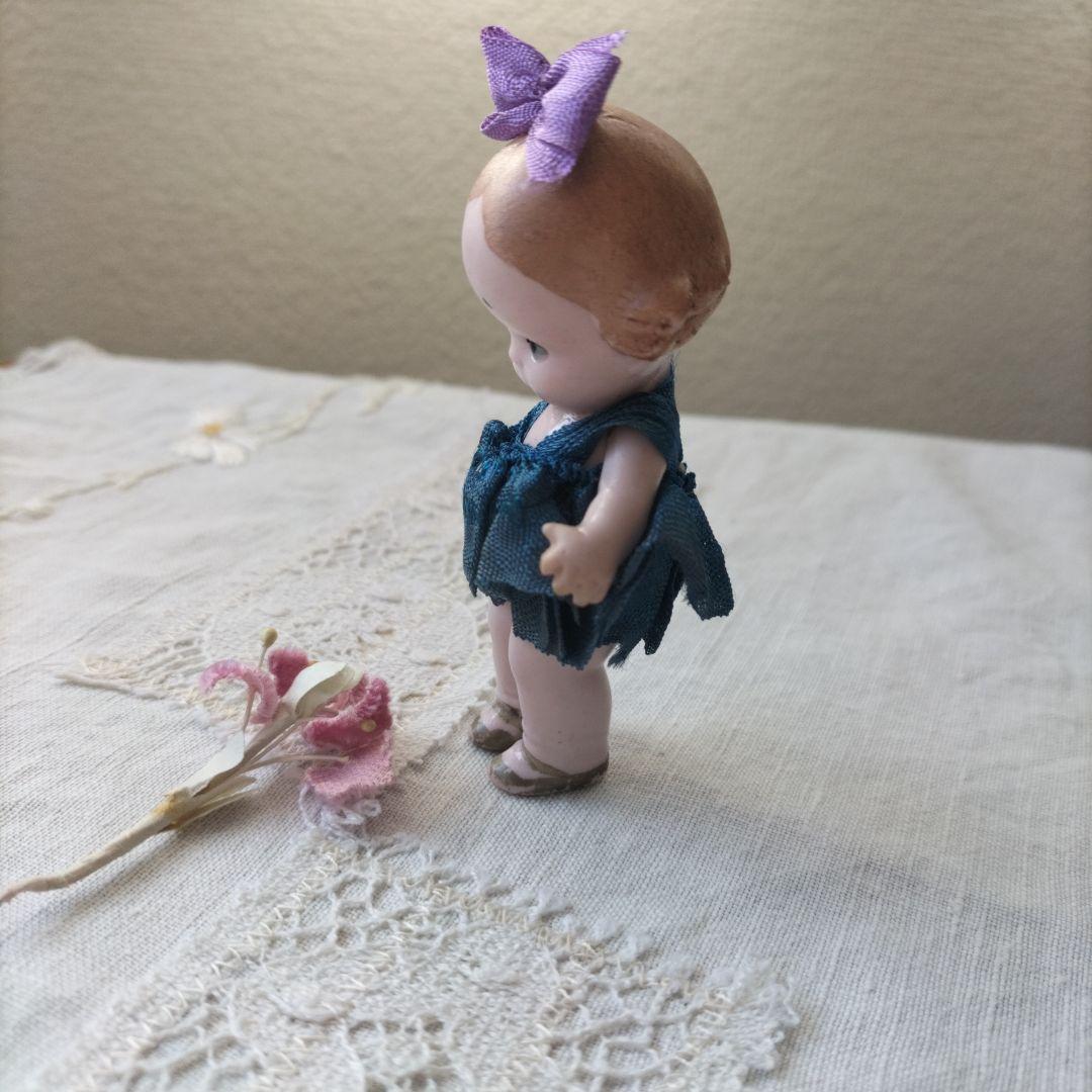 ドイツ　アンティーク　HERTWIG ビスクドール　リボンの女の子　8.5cm
