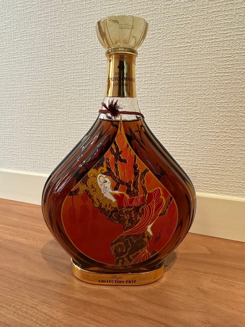 クルボアジェ エルテ コレクション コニャック 限定版