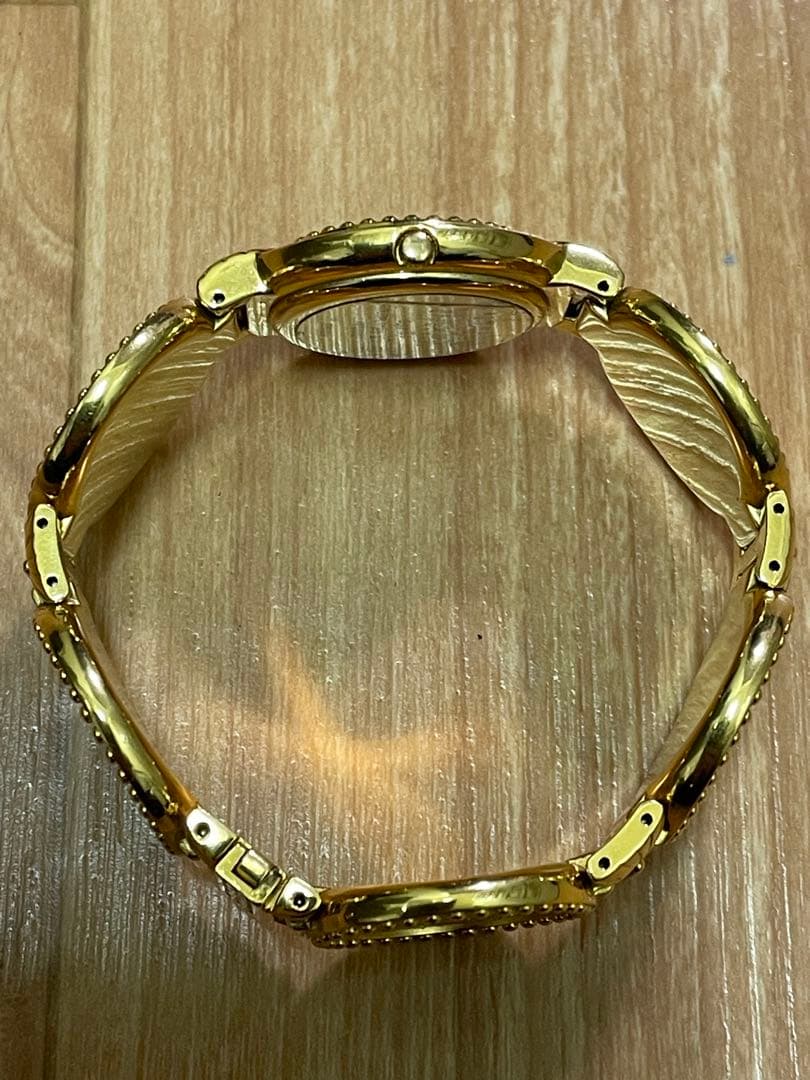 VERSACE ヴェルサーチ　メデューサモチーフ　クオーツ腕時計　ゴールド