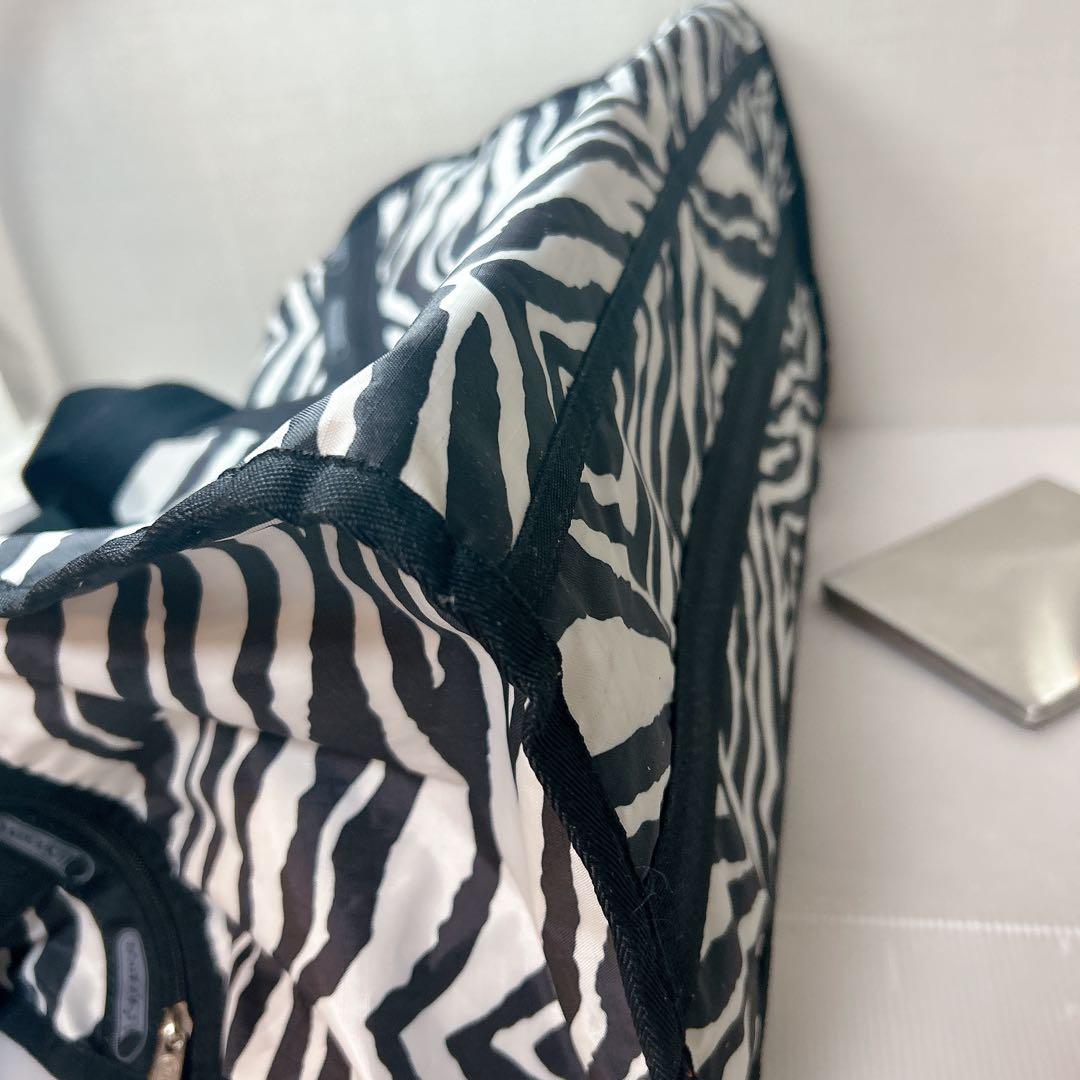 【美品 】 レスポートサックLeSportsac ボストンバック ゼブラ 鍵２個