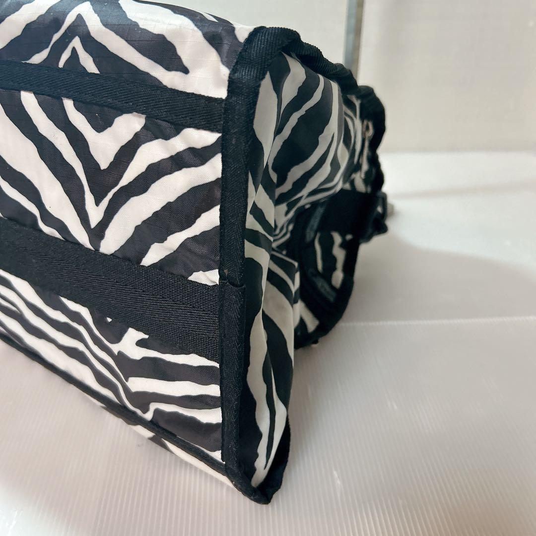 【美品 】 レスポートサックLeSportsac ボストンバック ゼブラ 鍵２個