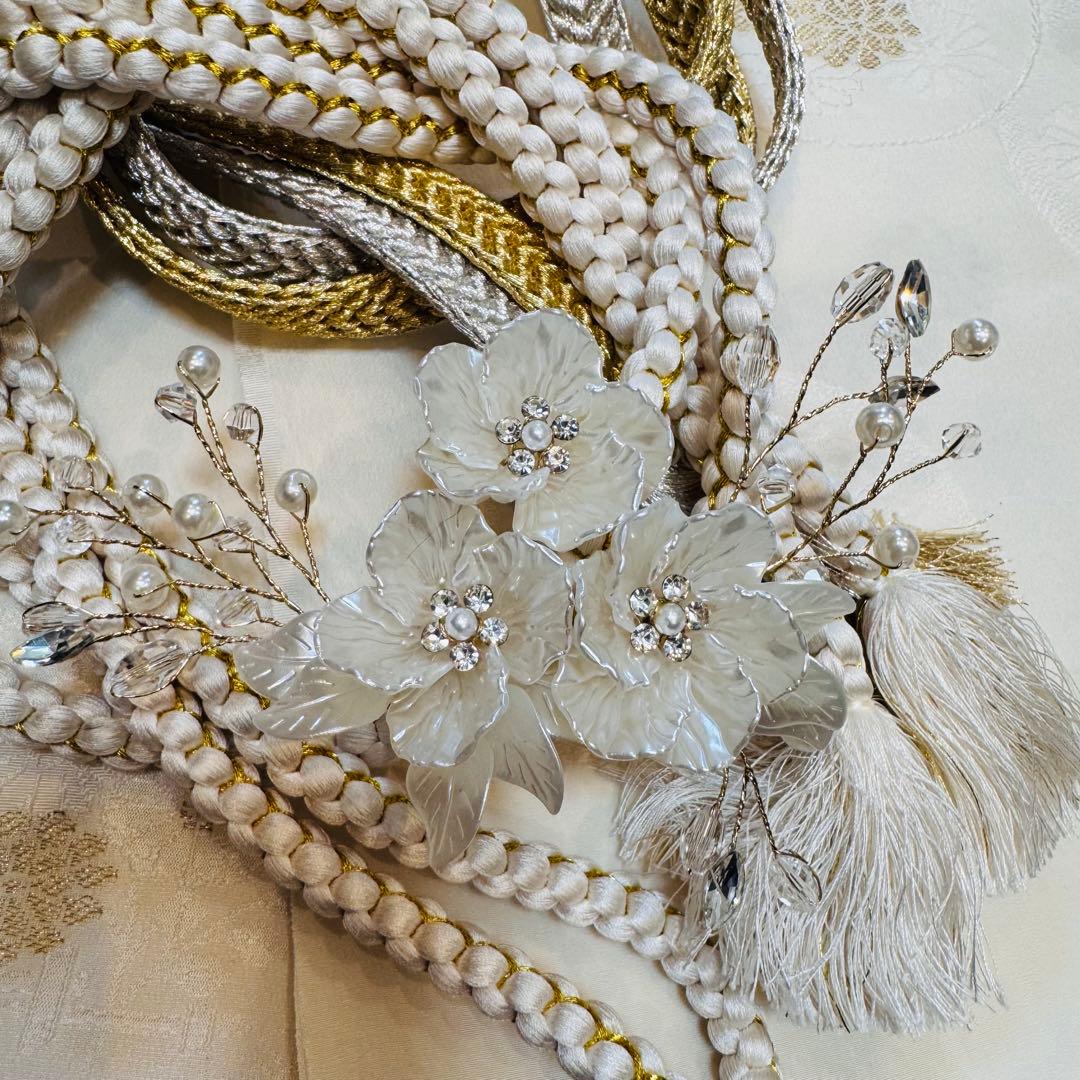 超美品　正絹　振袖用　帯揚げ　帯締め　帯飾り　4点セット　金　白　ちりめん