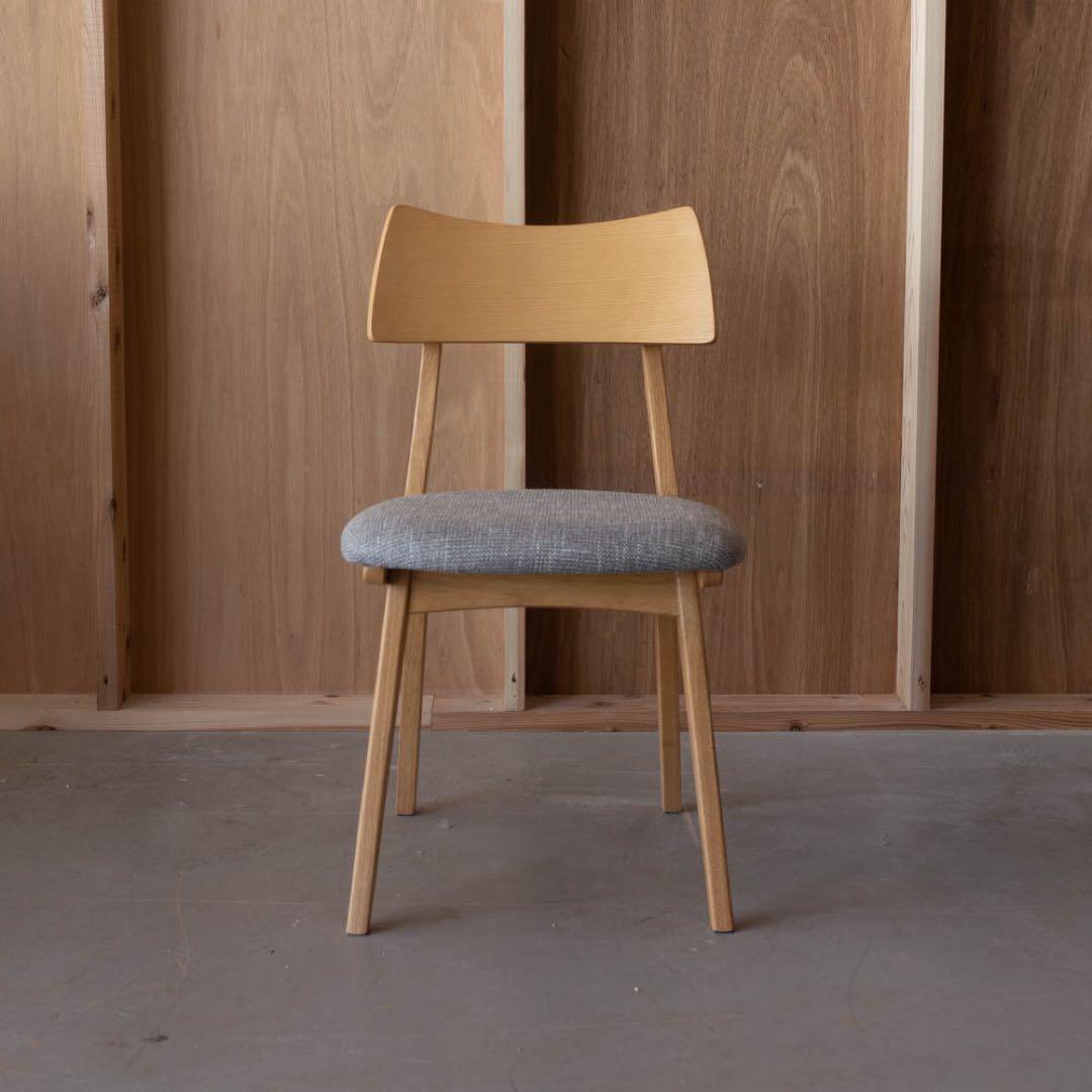 シンプルなダイニングチェア　ナチュラルウッド