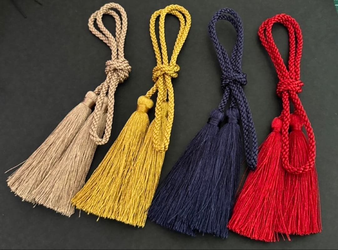 つまみ細工　髪飾り　濃いエンジ　アイボリー　ゴールド