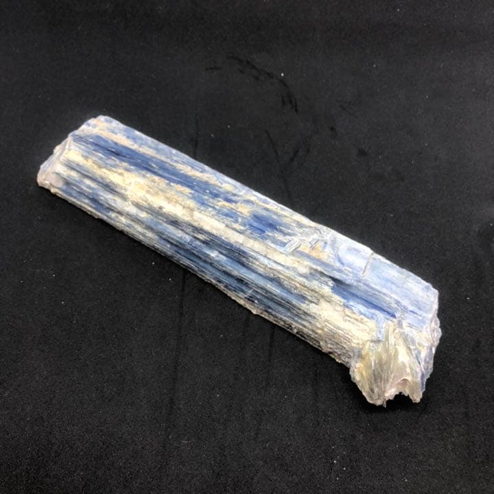 【特大】カイヤナイト 結晶