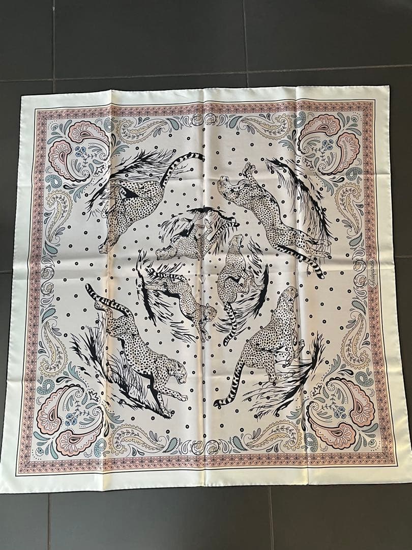 エルメス　現行品　ダブルフェイス　カレ　チーター　美品