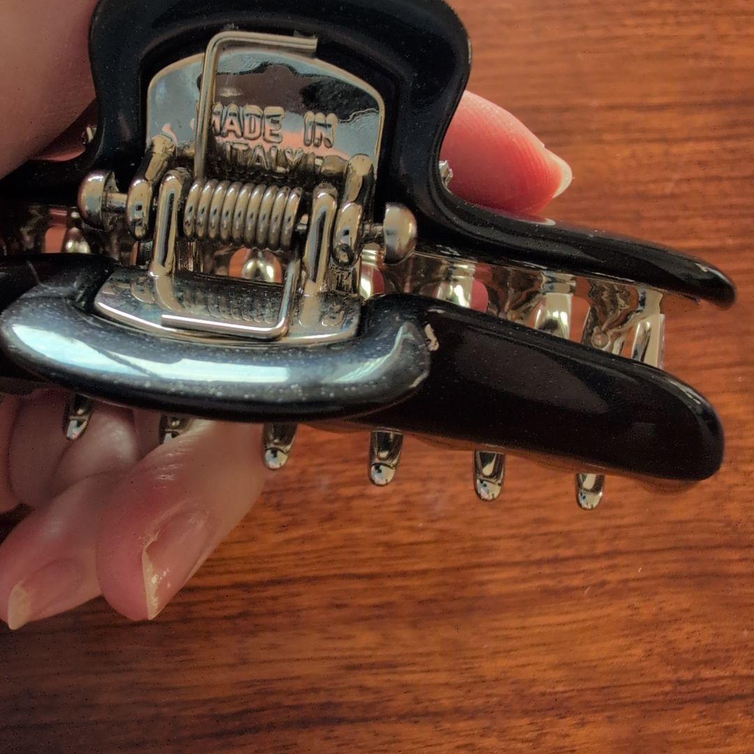 accaイタリア製クリスタル装飾黒ヘアクリップ