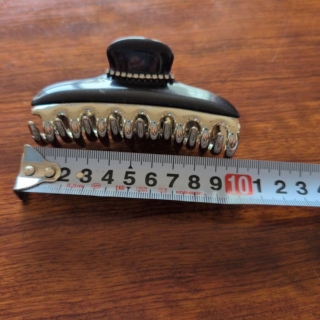 accaイタリア製クリスタル装飾黒ヘアクリップ