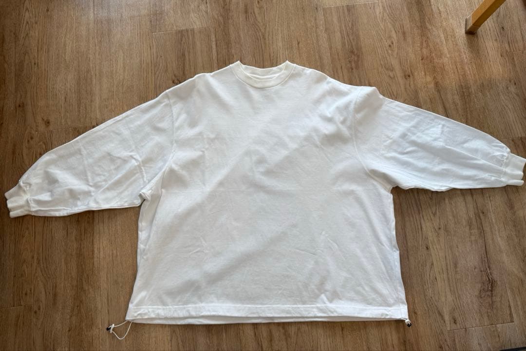 イズネス BALLOON LONG SLEEVE T SHIRT