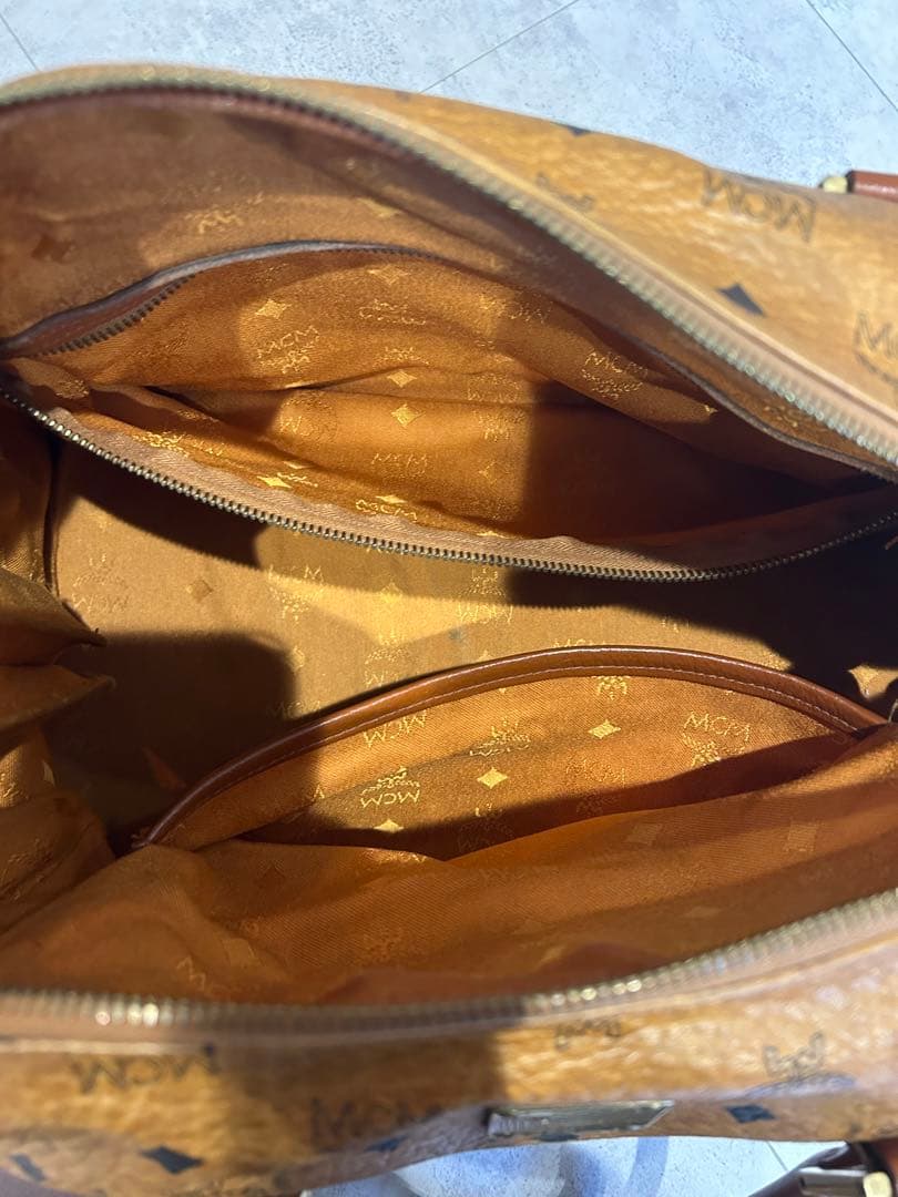 MCMエムシーエム ボストンバ ッグ ハンドバッグ 総柄 ロゴプレート ブラウン