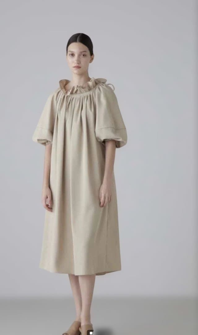 ADORE アドーア ギャザーフリル ワンピース ベージュ 38 日本製